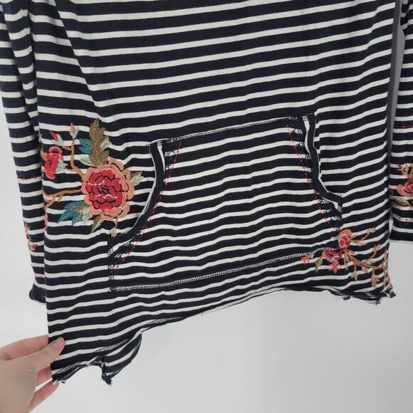 Johnny Was Striped Floral Embroidered V Neck Kangaroo Pocket Blouse S - Picture 4 of 9